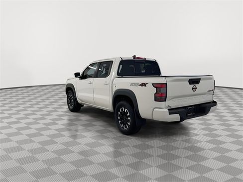 Used 2022 Nissan Frontier PRO-4X image 7