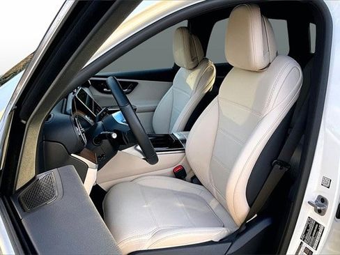 Used 2025 Mercedes-Benz GLC 300 300 image 24