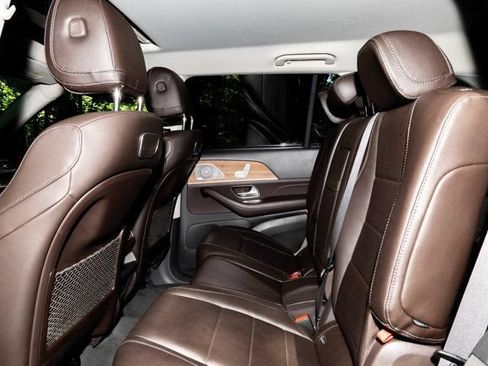 Used 2020 Mercedes-Benz GLS 450 4MATIC image 21