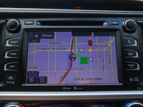 Used 2014 Toyota Highlander Limited Platinum AWD/4WD image 7