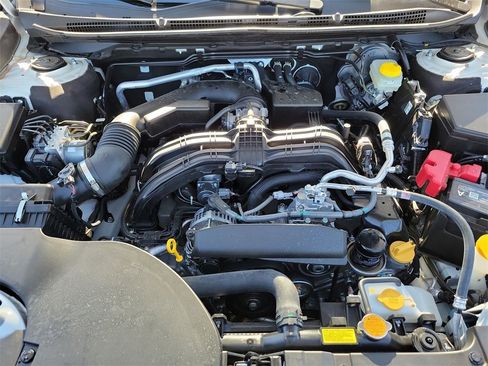 Used 2025 Subaru Outback Premium w/ Popular Package #1A image 10