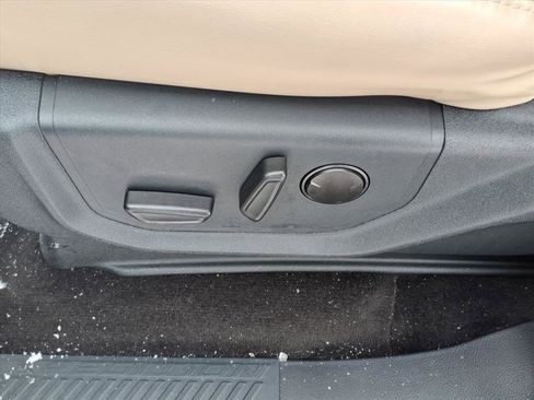 Used 2022 Ford Expedition XLT image 12