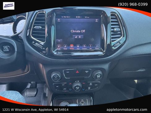 Used 2018 Jeep Compass Limited w/ Navigation Group AWD/4WD image 15