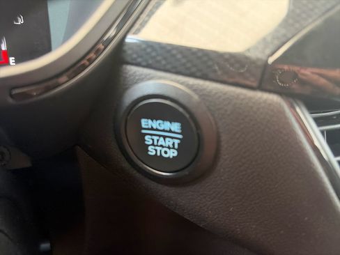 Used 2025 Ford Escape ST-Line FWD image 17