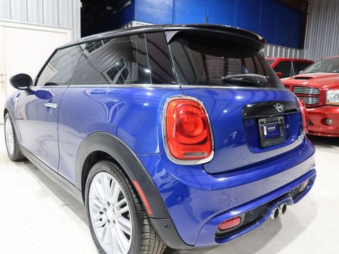 Used 2019 MINI Cooper S w/ Signature Upholstery Package FWD image 3