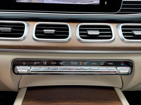 Used 2022 Mercedes-Benz GLS 450 4MATIC image 19