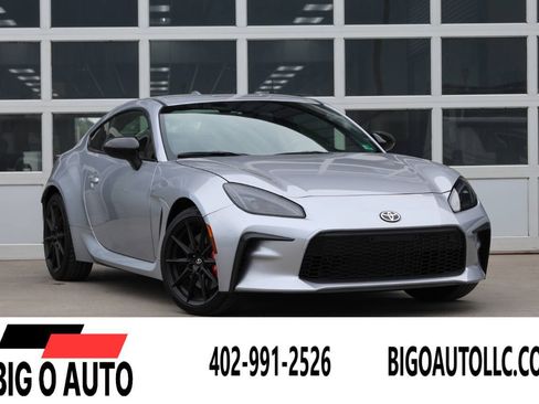 Used 2025 Toyota GR86 Premium w/ Performance Package RWD image 1