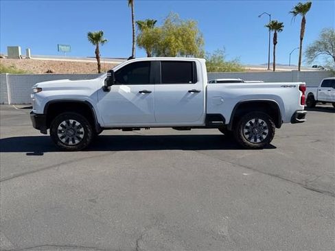 Used 2021 Chevrolet Silverado 2500 Custom w/ Custom Value Package AWD/4WD image 1