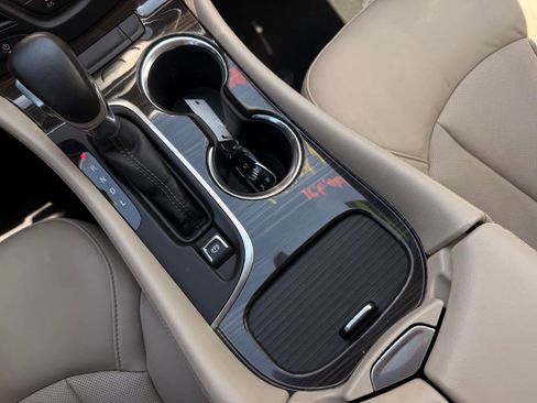 Used 2019 Buick Envision Essence FWD image 12