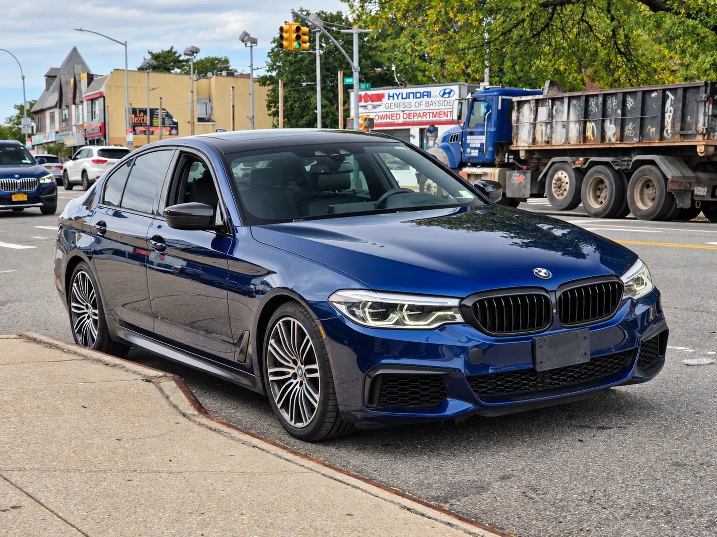 Used 2019 BMW M550i xDrive w/ Premium Package 2 AWD/4WD image 4