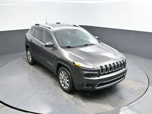 Used 2018 Jeep Cherokee Limited image 39