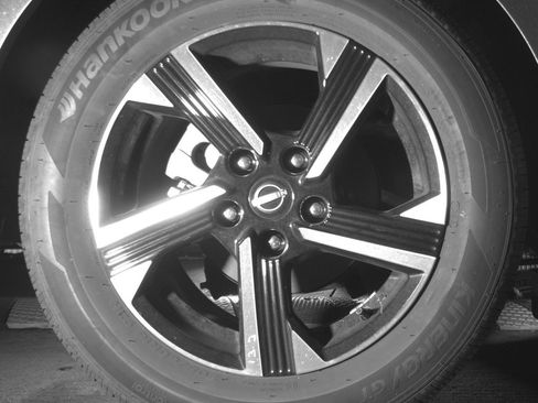 Used 2025 Nissan Sentra SV FWD image 15