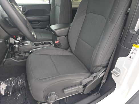 Used 2019 Jeep Wrangler Sport AWD/4WD image 19
