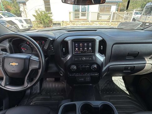 Used 2022 Chevrolet Silverado 1500 W/T w/ Trailering Package RWD image 9