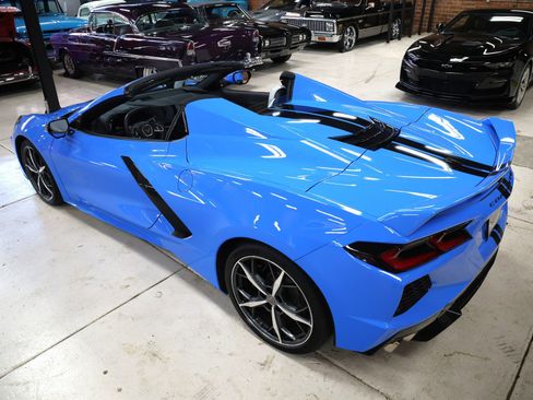 Used 2021 Chevrolet Corvette Stingray Convertible w/ Z51 Performance Package image 26