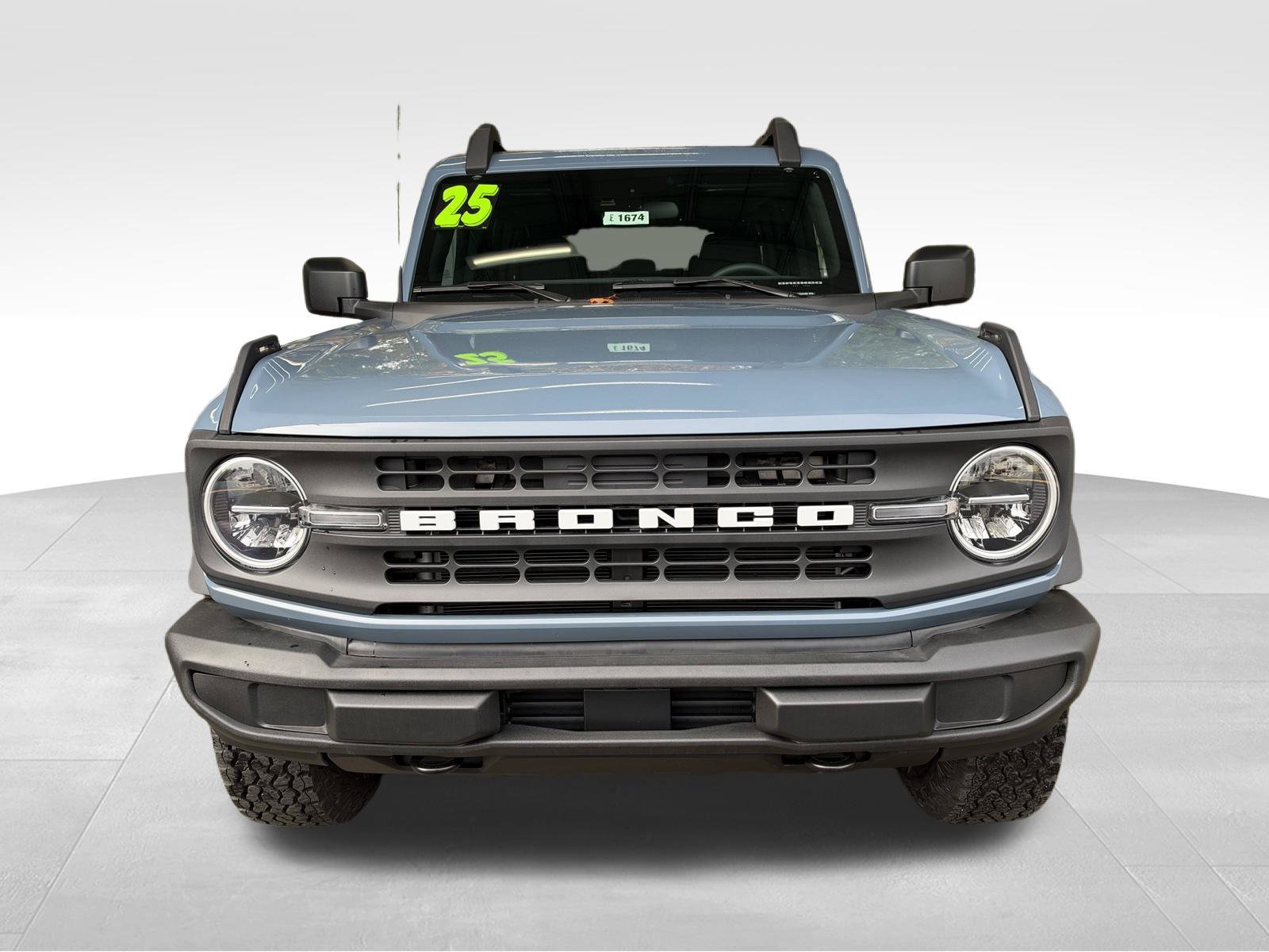 Used 2025 Ford Bronco 4-Door AWD/4WD image 2