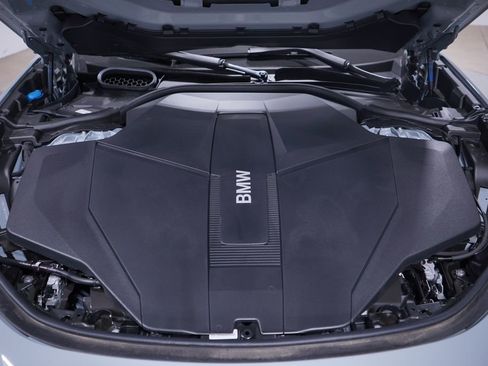 New 2026 BMW i7 eDrive50 w/ M Sport Package image 17