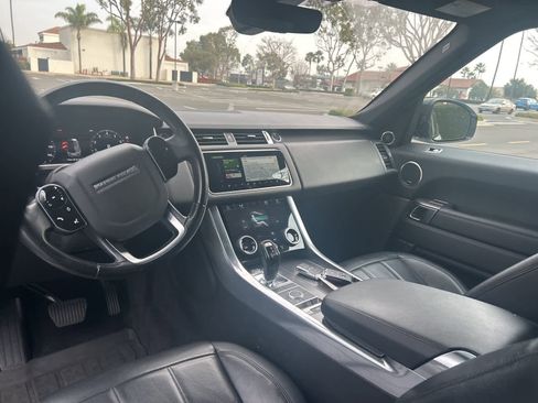 Used 2018 Land Rover Range Rover Sport SE image 27