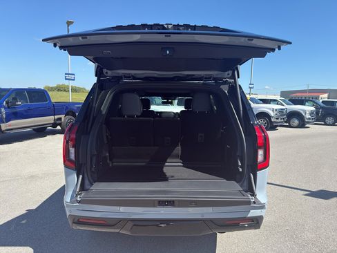 New 2025 Ford Expedition Platinum w/ Stealth Performance Package image 21