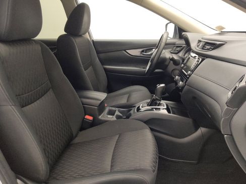 Used 2018 Nissan Rogue SV image 21