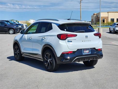 Used 2024 Buick Encore GX Sport Touring image 5