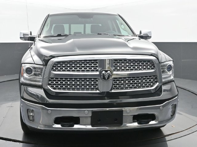Used 2017 RAM 1500 Laramie w/ Convenience Group AWD/4WD image 8