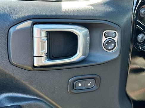 Used 2018 Jeep Wrangler Unlimited Rubicon image 19