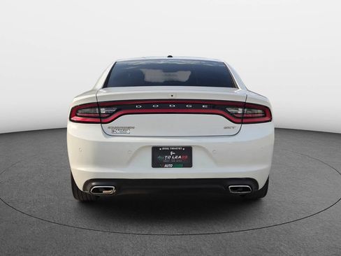 Used 2018 Dodge Charger SXT RWD image 6