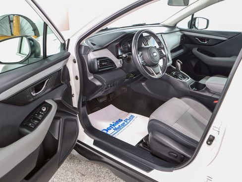 Used 2024 Subaru Outback Premium image 3