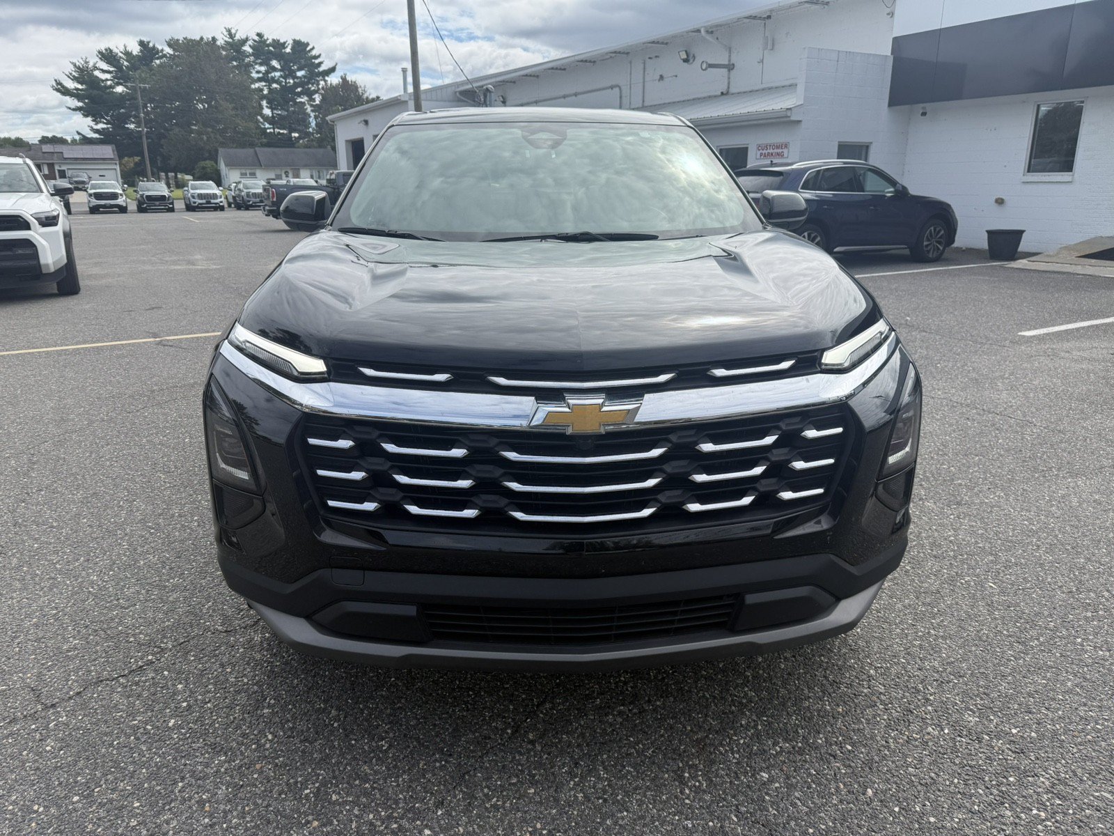 Used 2026 Chevrolet Equinox LT FWD image 8