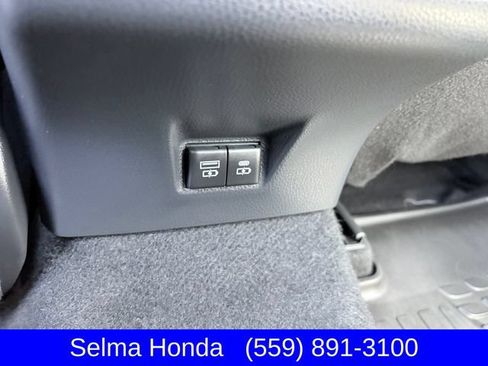 Used 2025 Toyota Camry SE FWD image 10