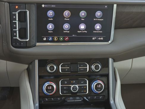 Used 2021 GMC Yukon XL Denali w/ Denali Premium Package AWD/4WD image 14