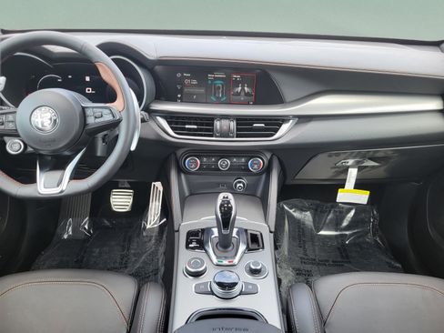 New 2025 Alfa Romeo Stelvio Sprint image 36