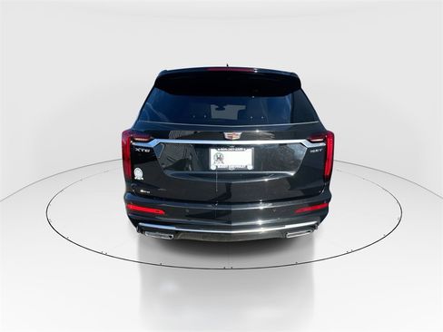 Used 2024 Cadillac XT6 Luxury image 7