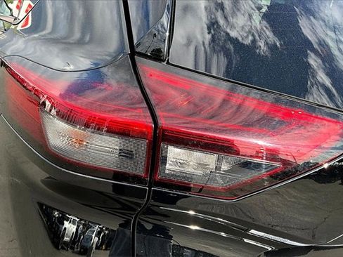 Certified 2024 Nissan Rogue SL image 23