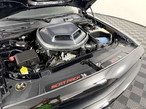 Used 2016 Dodge Challenger R/T Scat Pack RWD image 25