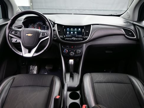 Used 2018 Chevrolet Trax LT w/ Driver Confidence Package FWD image 17
