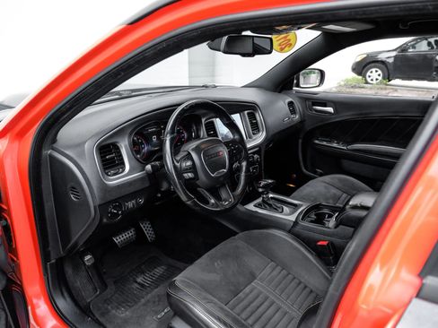 Used 2017 Dodge Charger R/T RWD image 3