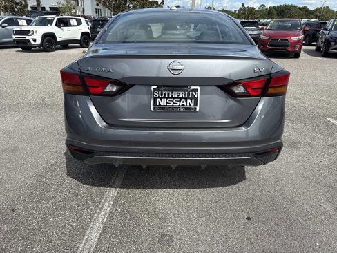 Certified 2024 Nissan Altima 2.5 SV image 5