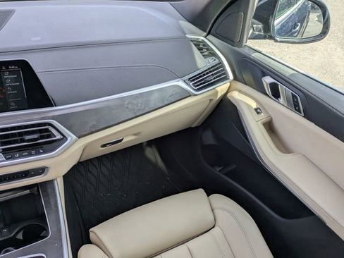 Used 2022 BMW X5 xDrive40i w/ Premium Package AWD/4WD image 17