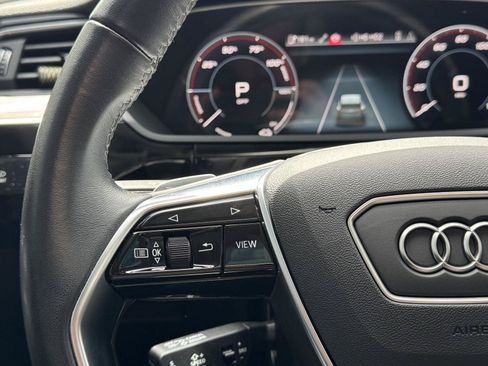Used 2024 Audi Q8 e-tron Premium Plus w/ Premium Plus Package AWD/4WD image 23