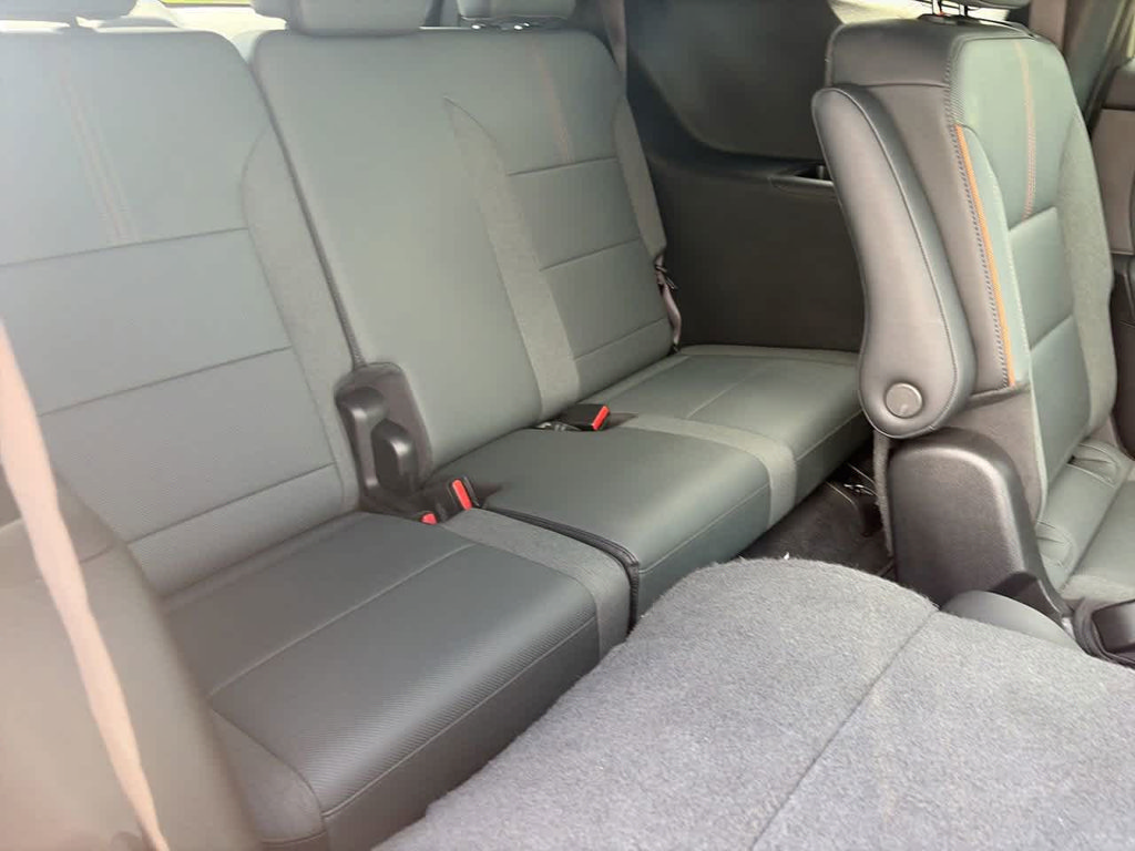 Used 2025 GMC Acadia AT4 w/ LPO, Floor Liner Package AWD/4WD image 15