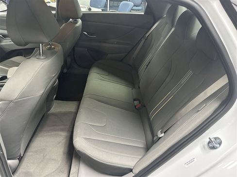 Used 2025 Hyundai Elantra Sport image 23
