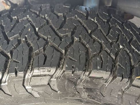 Used 2018 RAM 2500 Tradesman w/ Chrome Appearance Group image 9