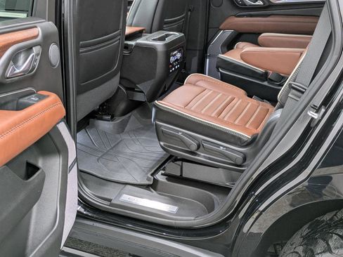 Used 2024 GMC Yukon Denali Ultimate image 32