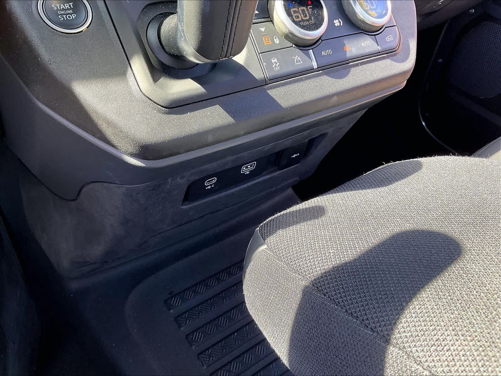 Used 2023 Land Rover Defender 90 X AWD/4WD image 35
