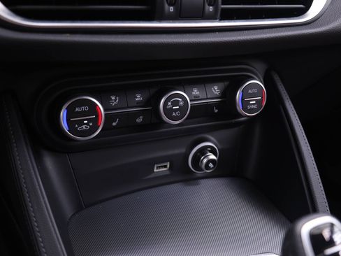 Certified 2024 Alfa Romeo Stelvio Veloce AWD/4WD image 9
