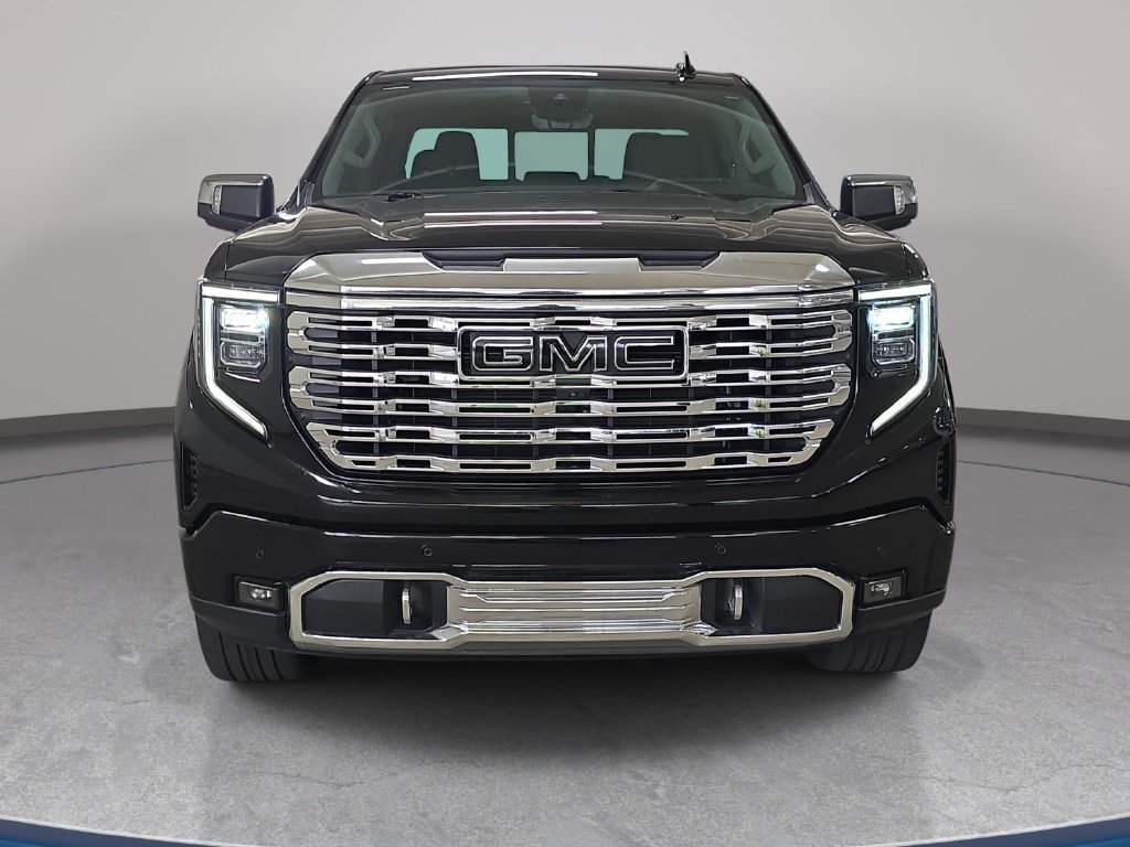 Used 2024 GMC Sierra 1500 Denali AWD/4WD image 3