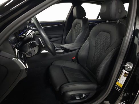 Used 2023 BMW 530i xDrive w/ Premium Package image 16