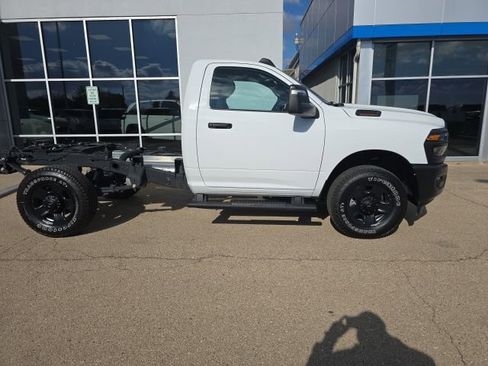 Used 2025 RAM 3500 Tradesman image 3